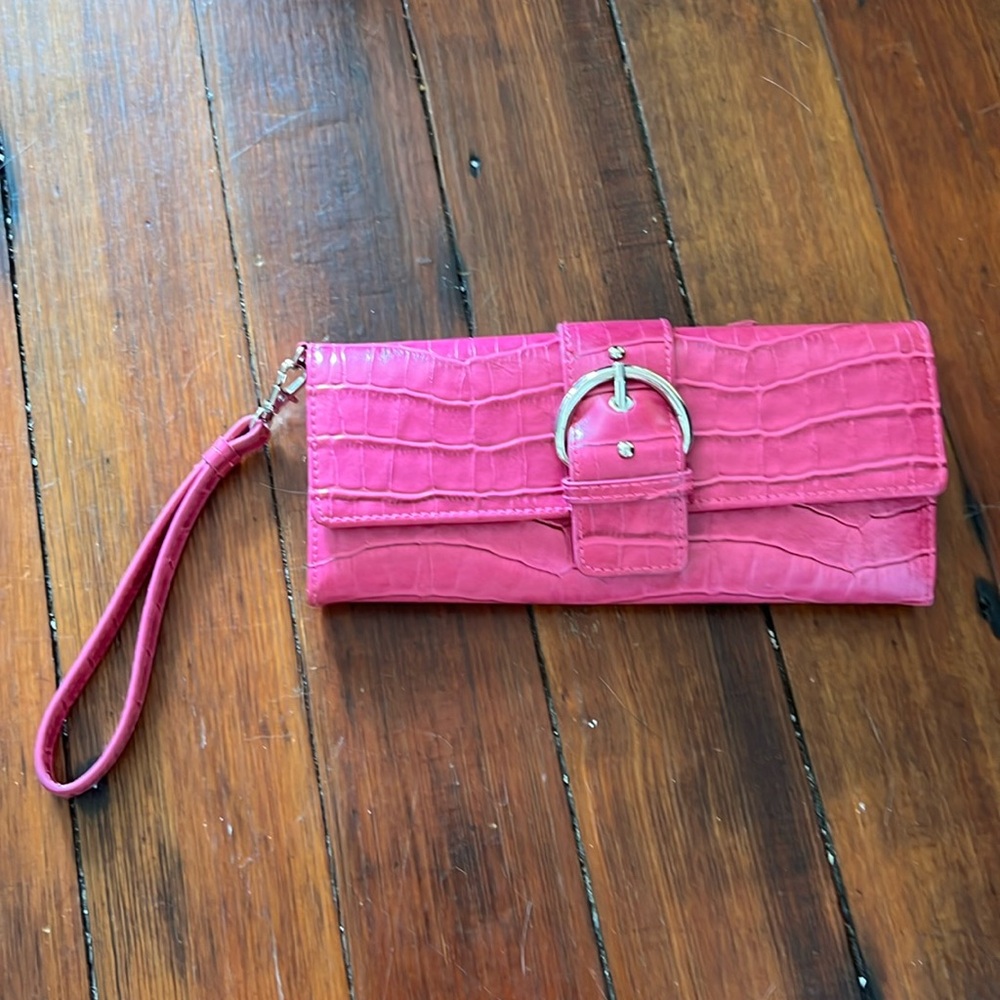 Excellent condition! Lots of compartments!